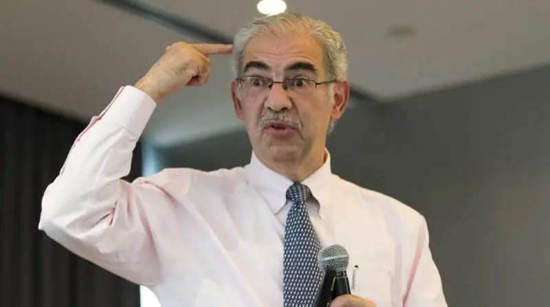 ¿Quién es Santiago Levy, economista ligado a Fox confundido por error en la mañanera de Sheinbaum?