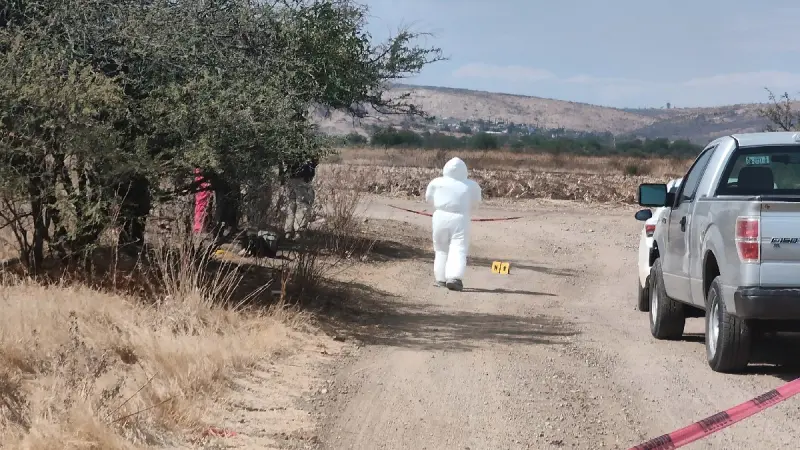 Emboscan a policías estatales, responden con persecución y abaten a dos agresores