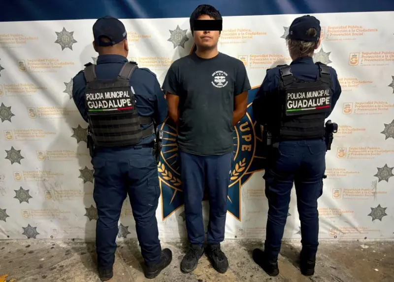 Cae joven tras persecución; aseguran 2 motos robadas en Guadalupe