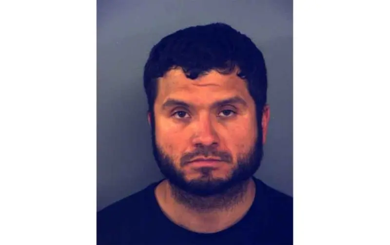 Arrestan a hombre acusado de agredir a una mujer