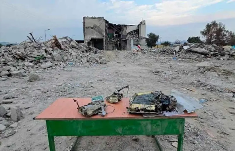 Exhiben fragmentos de misiles de EU cerca de escuela iraní