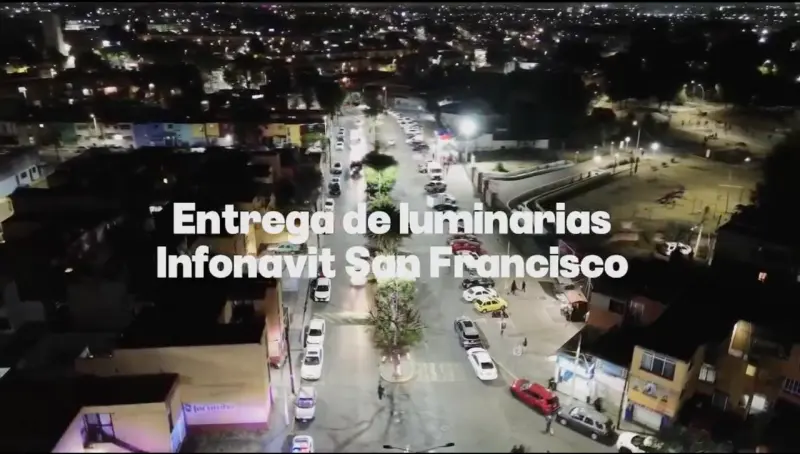 Entrega Fernando Flores luminarias en San Francisco, Metepec