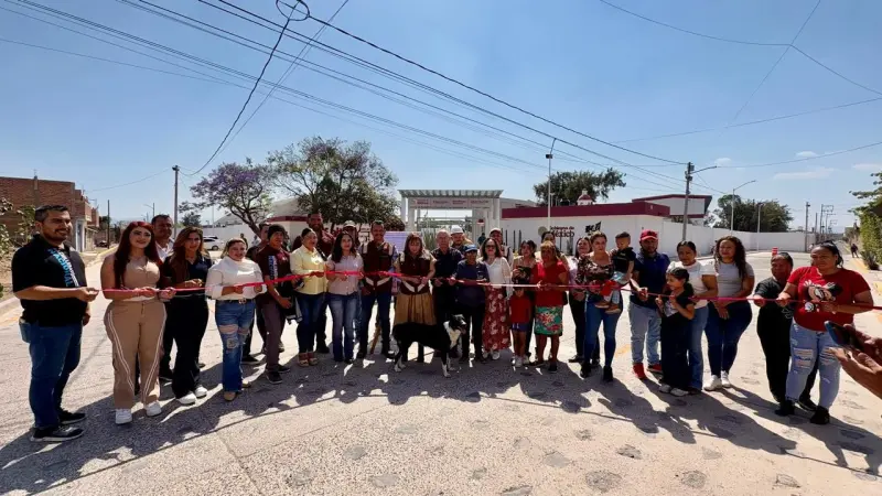 Fortalece El Salto infraestructura vial en La Higuera