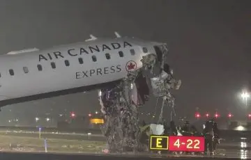 Confirman muerte de 2 pilotos y 41 heridos en choque en EU