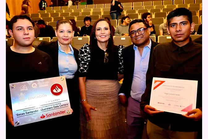 Domina UAQ competitividad digital con becas Santander
