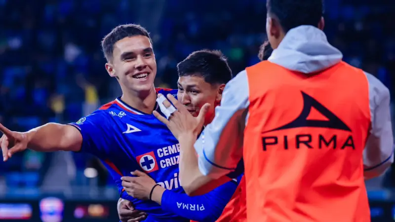 Cruz Azul golea al Atlético Nacional, aunque no pudo contar con Christian Eberé