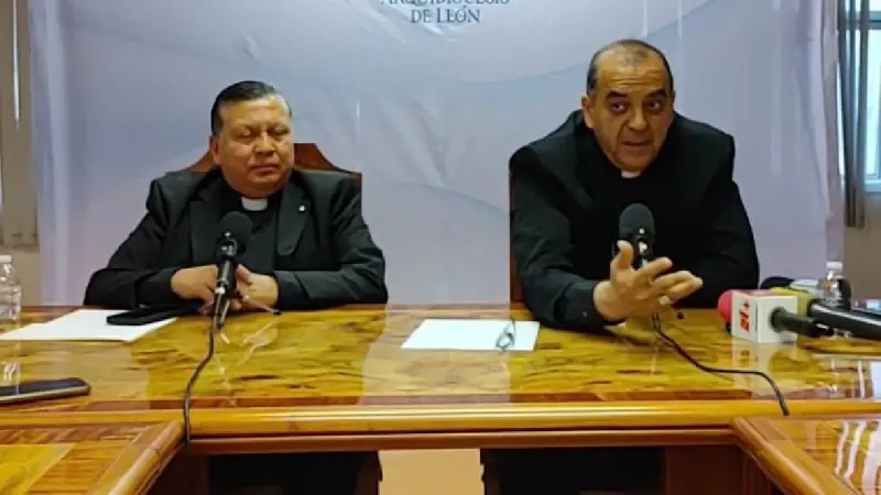 Semana Santa en León: arzobispo llama a vivirla con fe y presenta programa en Catedral