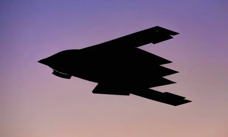 Publican despegue de bombarderos B?2 para misión en Medio Oriente