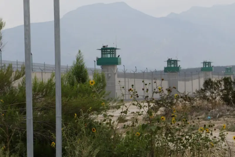 Denuncian autogobierno, visitas bajo tensión y favoritismo en el Cefereso 18 de Ramos Arizpe