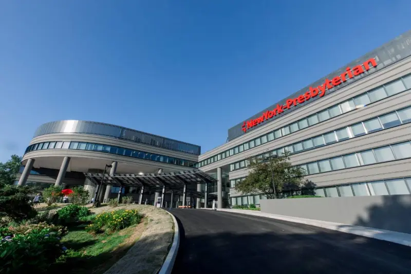 Acusan a hospital de Nueva York por bloquear planes de salud baratos