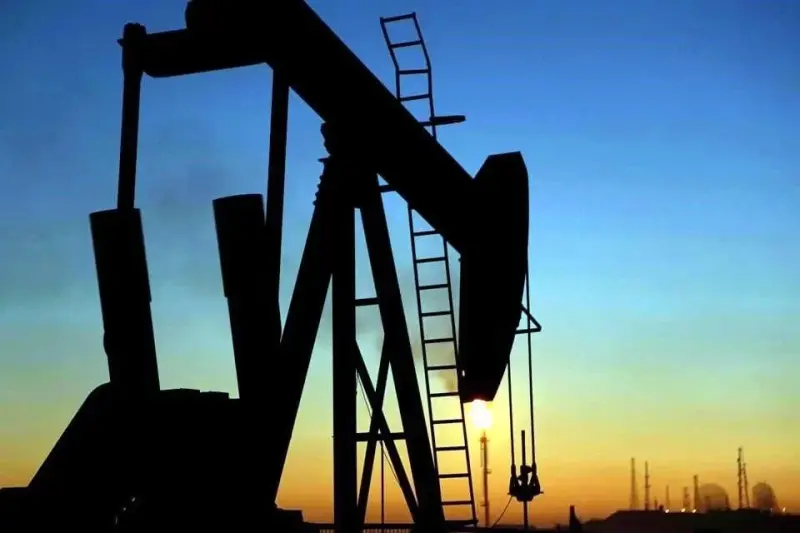 Baja crudo Brent luego que Trump aplazara ataques a Irán