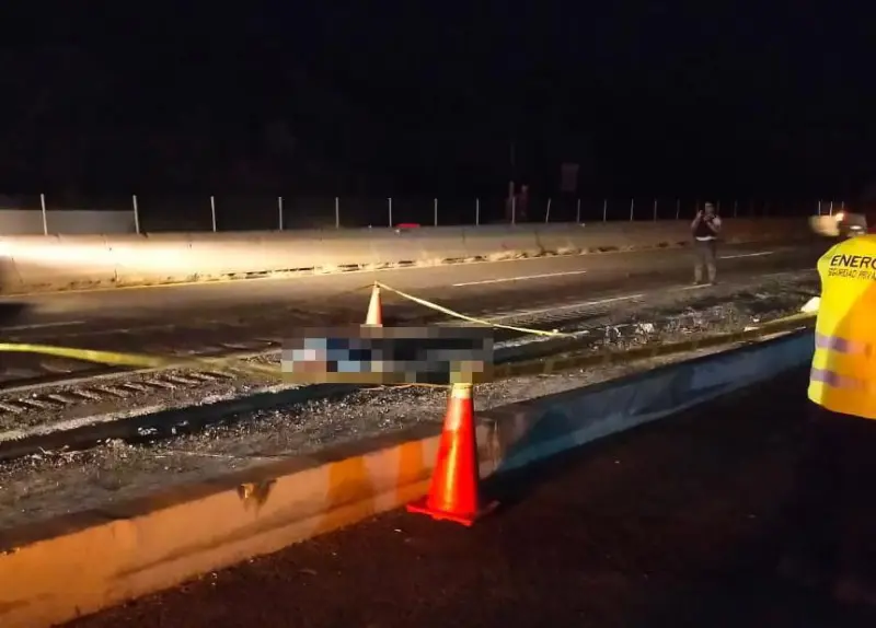 Hallan cuerpo envuelto en cobijas en la carretera libre Mazatlán-Culiacán