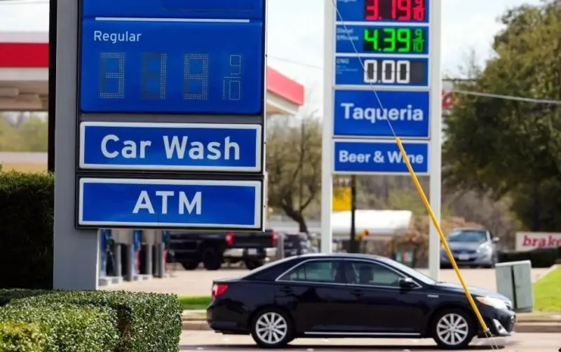 Se dispara precio de la gasolina y resurge interés por eléctricos