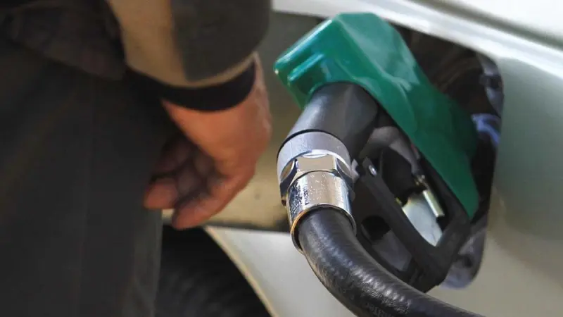 Hacienda reactiva estímulo fiscal al diésel tras alza de precio por guerra en Irán