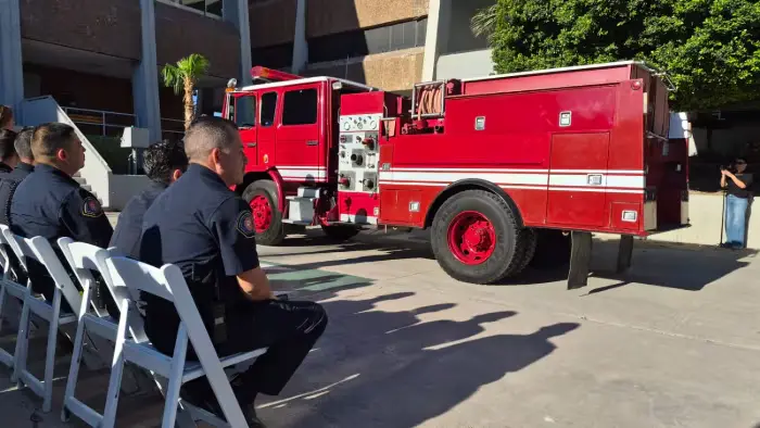 Entregan a bomberos del Valle de Mexicali nuevo camión para el poblado Carranza