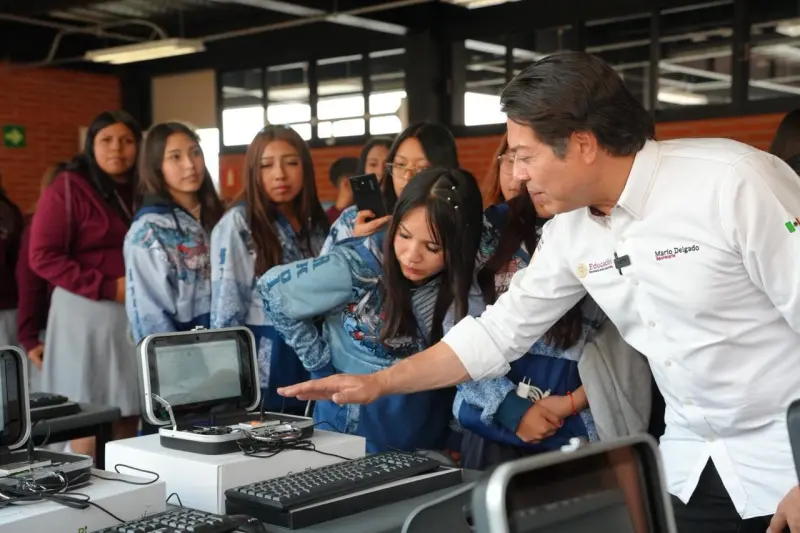 En abril, más de 12.8 millones de estudiantes recibirán su Beca: SEP