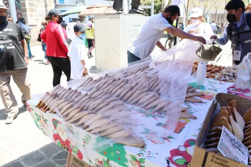 Otorgan 258 permisos para venta de empanadas y artículos religiosos