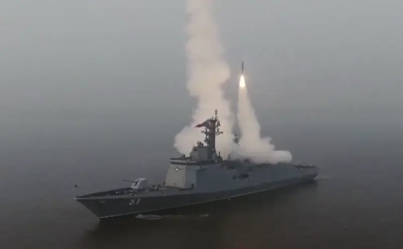 Corea del Norte lanza 10 misiles hacia mar de Japón