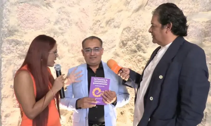 Presentan libro sobre comunicación gubernamental para estudiantes