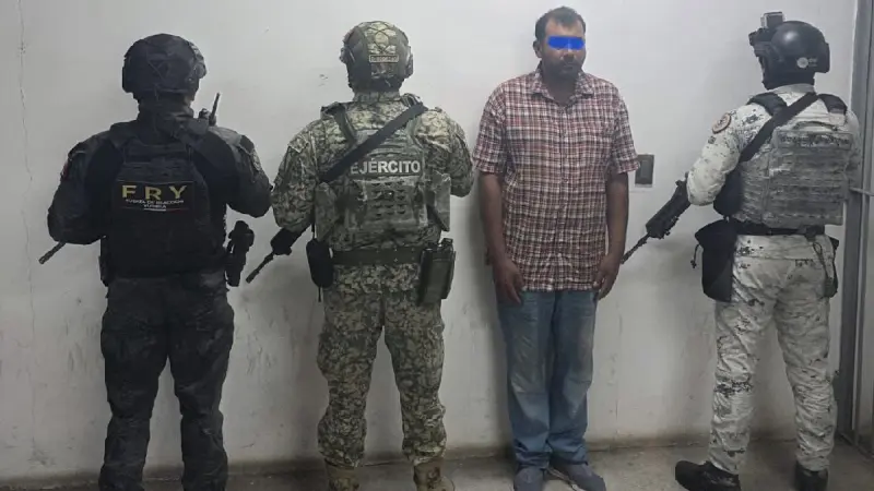 Detienen a hombre con droga y dinero en efectivo en Yuriria