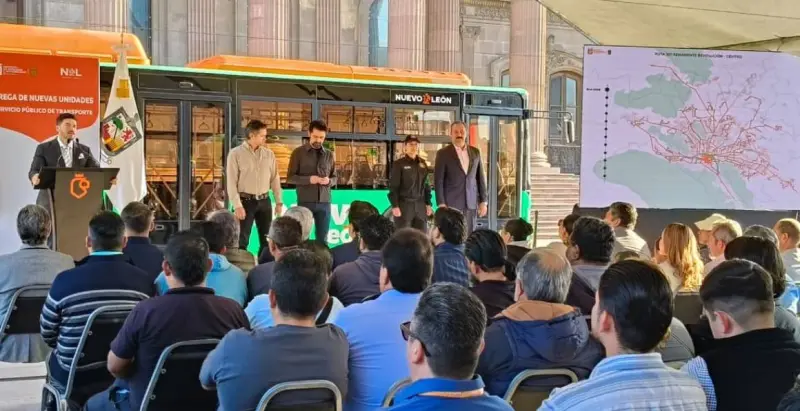 Recibe Monterrey a la familia imperial de Japón en partido histórico