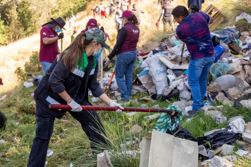 Logra Tianguistenco histórica limpieza de 45 toneladas en El Apilulco