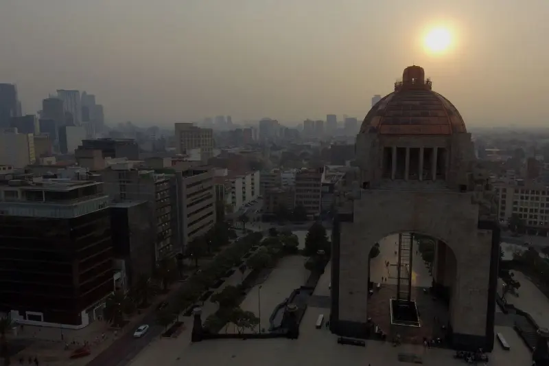 Se mantiene activa la fase 1 de contingencia por ozono en la Zona Metropolitana del Valle de México con restricciones para vehículos y recomendaciones para reducir la exposición a la contaminación