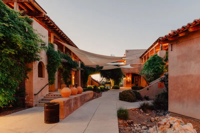 Descubre Tubac, Arizona: Historia, Galerías de Arte y Encanto en Primavera