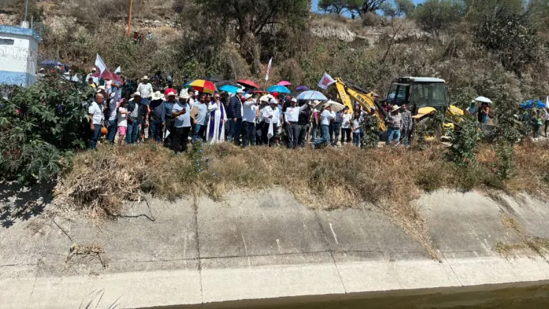 Con apoyo sacerdotal, productores de Acámbaro reafirman rechazo al acueducto