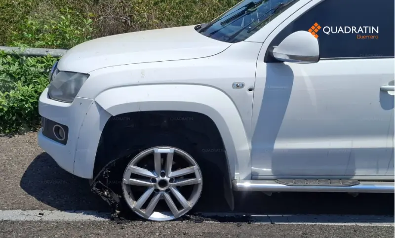 Localizan camioneta baleada y abandonada en Zihuatanejo