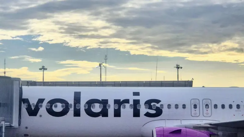 Volaris despega en BMV en su reingreso a selecto índice