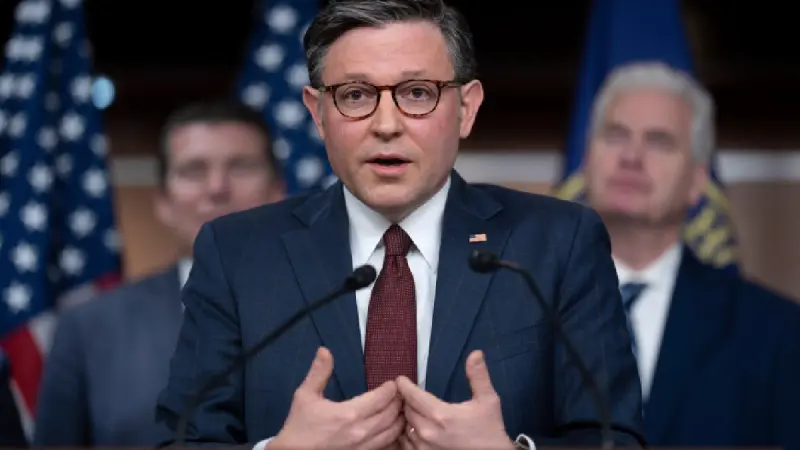 Trump firma acción ejecutiva para pagar a empleados de TSA; Congreso no logra acuerdo sobre DHS