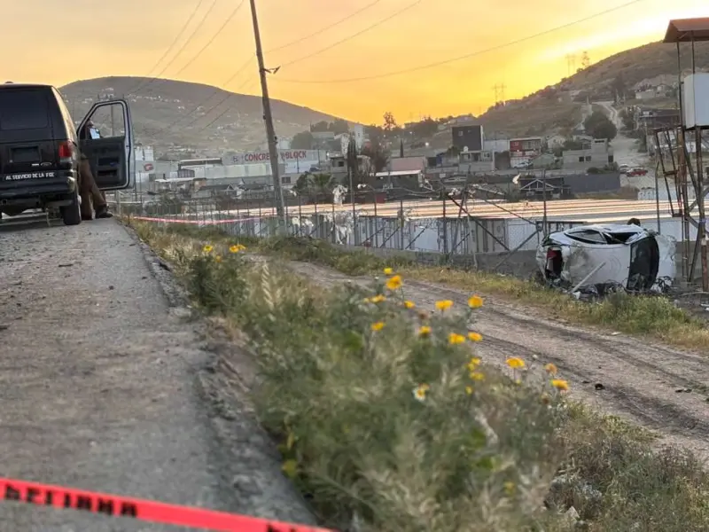 Volcadura en carretera libre Tijuana-Tecate deja dos muertos y dos lesionados