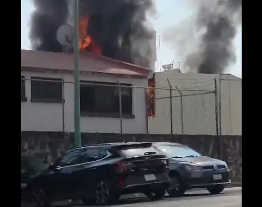 Se incendia casa en Coyoacán