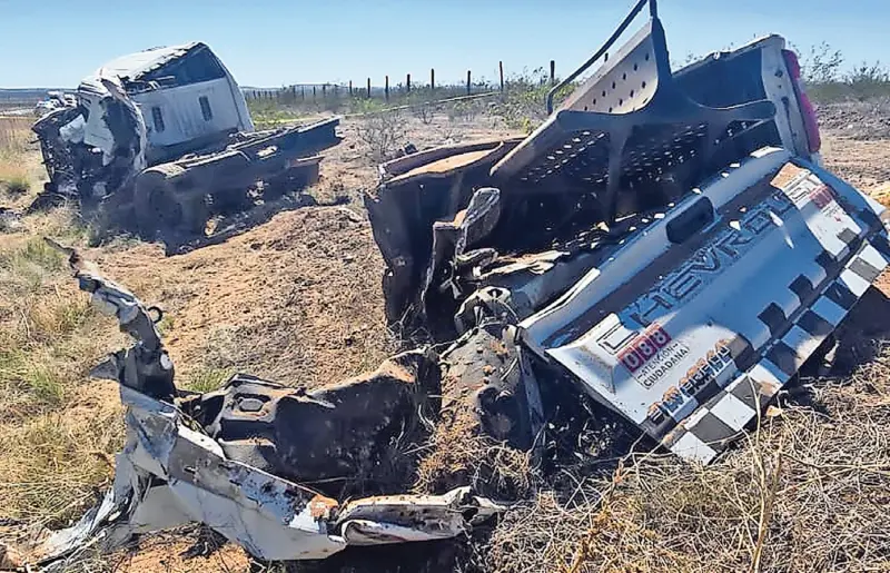 Mueren 2 guardias nacionales en choque con pipa