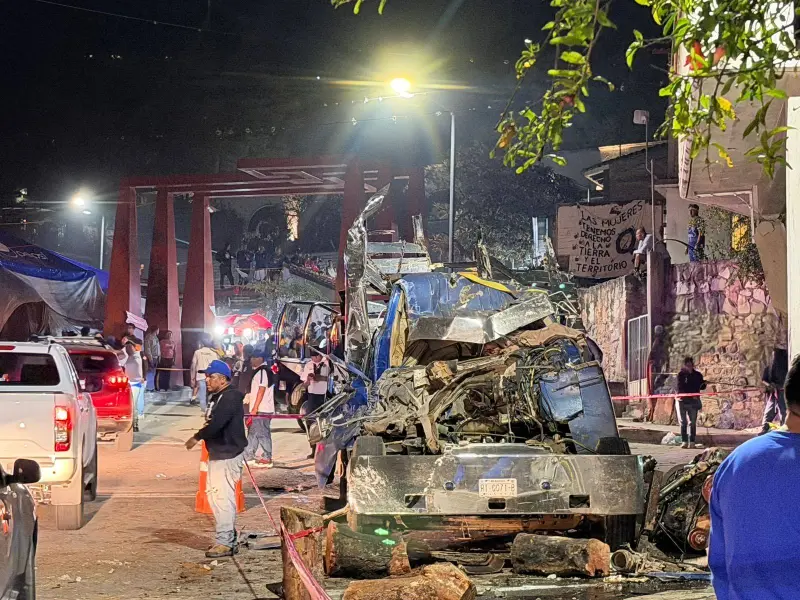 Sube a 4 cifra de fallecidos por choque de camión en Guelatao