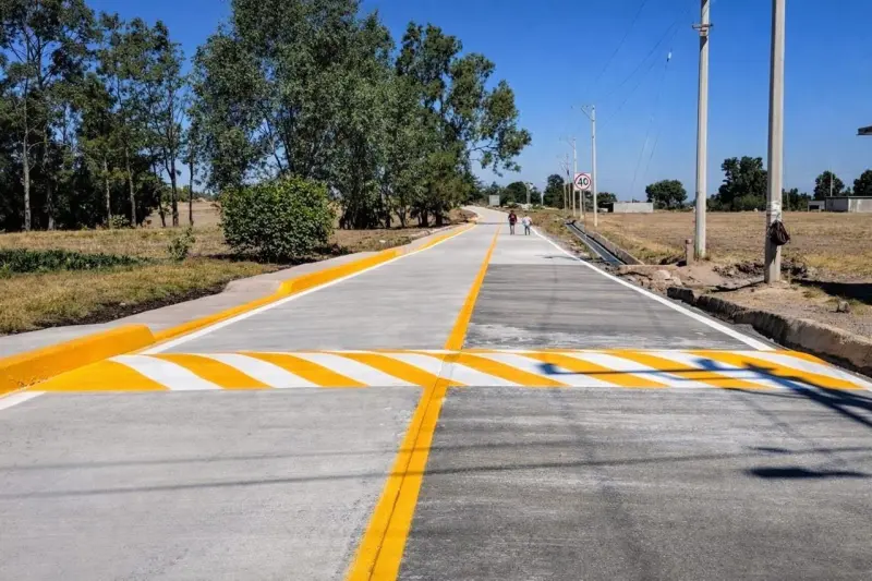 Estrenan indígenas otomí nueva carretera en Aculco