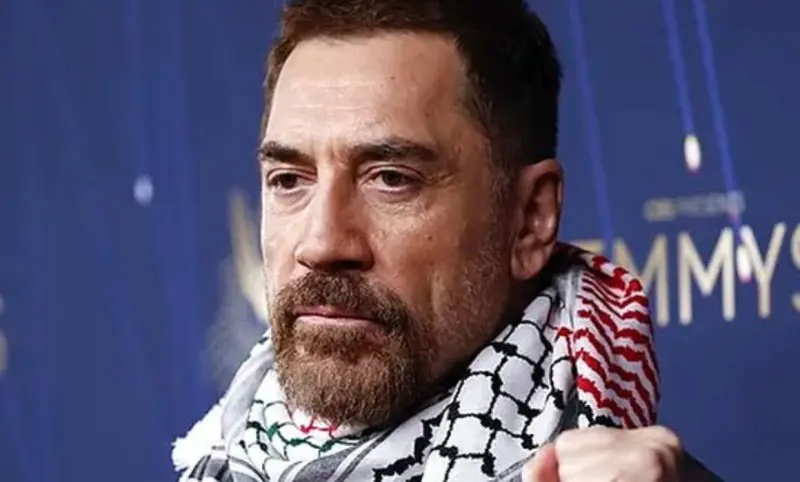 Lleva Javier Bardem su protesta a los Oscar con mensaje contra la guerra