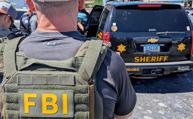 Ofrece FBI recompensa por datos sobre asesinato de hermanos en Arizona