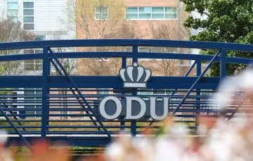 Identifican a instructor muerto en tiroteo en universidad de Virginia