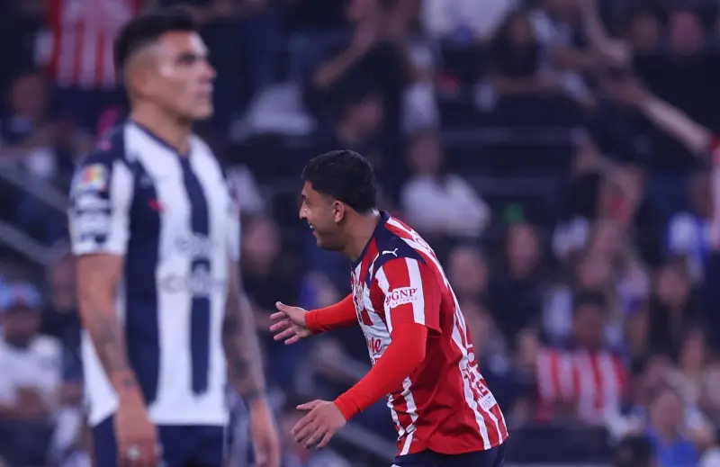 Final de locura: Rayados falla penal y se queda sin puntos ante Chivas