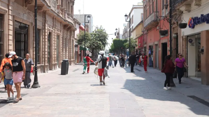 Empiezan a llegar visitantes y turistas a León