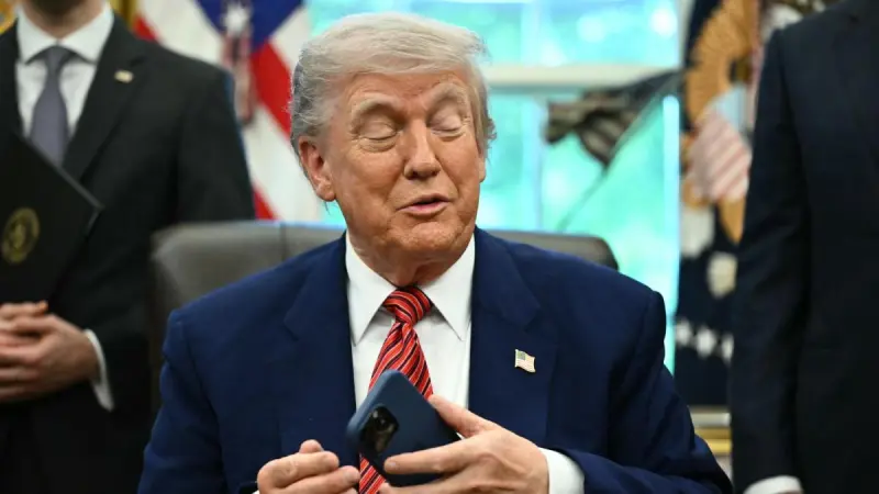 Trump minimiza dimisión del director del Centro de Contraterrorismo: "Era débil en seguridad", dice