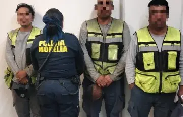 Detienen a 3 en la Morelia-Pátzcuaro; les aseguran cableado de telefono