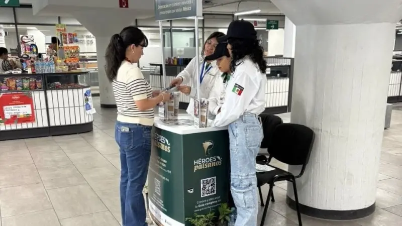 Instalan en Plaza Guadalajara módulo para poyo a migrantes 
