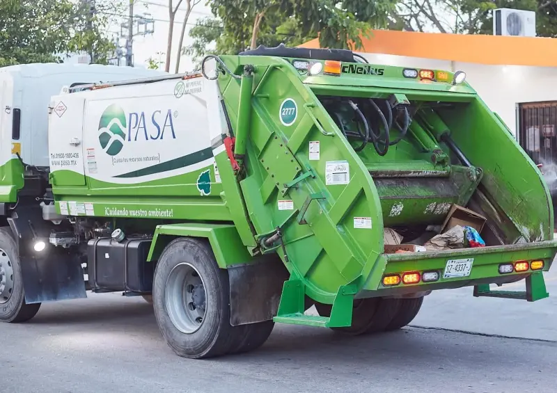 Se acumula la basura en calles de Cozumel