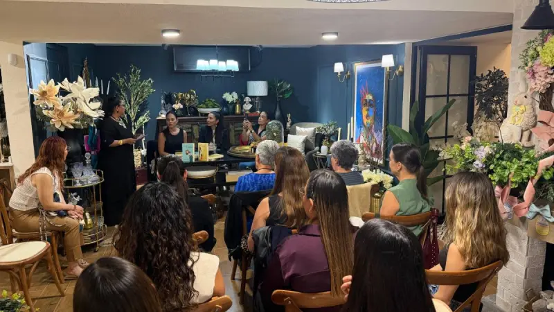 Presentan “Leer bonito. Cita con un libro”, una nueva comunidad de diálogo literario en León