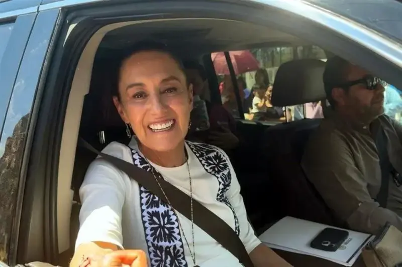 Afina Sheinbaum con Segob 'Plan B'