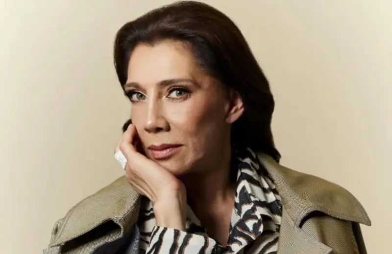 Cynthia Klitbo rompe en llanto al denunciar trato inapropiado en estudios de mastografía y papanicolaou en laboratorio y cuestiona protocolos médicos que deberían garantizar consentimiento y respeto a pacientes