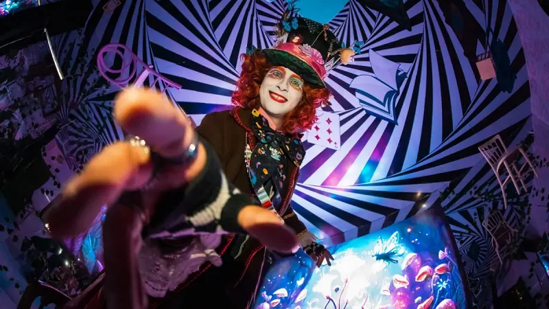 Feria de las Fresas 2026 invita a experiencia inmersiva: ‘Alicia a través de sus sueños’